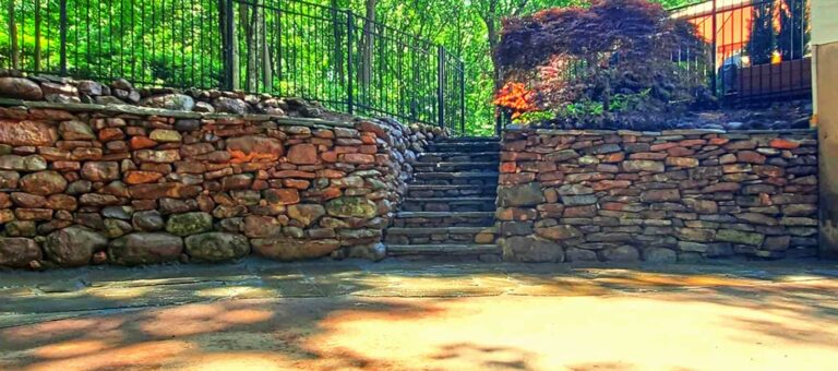 Retaining wall construction in Bergen County, NJ by Super Green Landscaping - photo 2 of 6