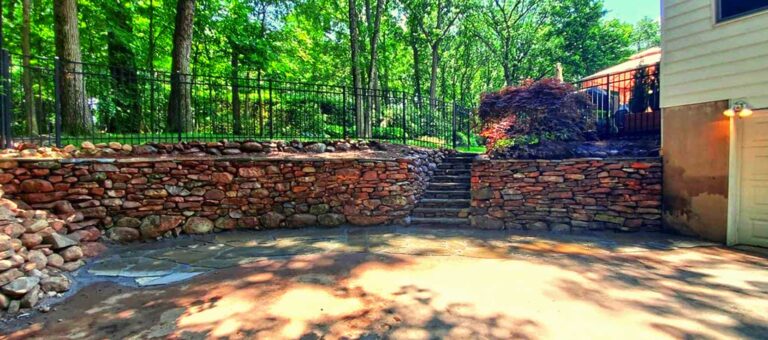 Retaining wall construction in Bergen County, NJ by Super Green Landscaping - photo 4 of 6